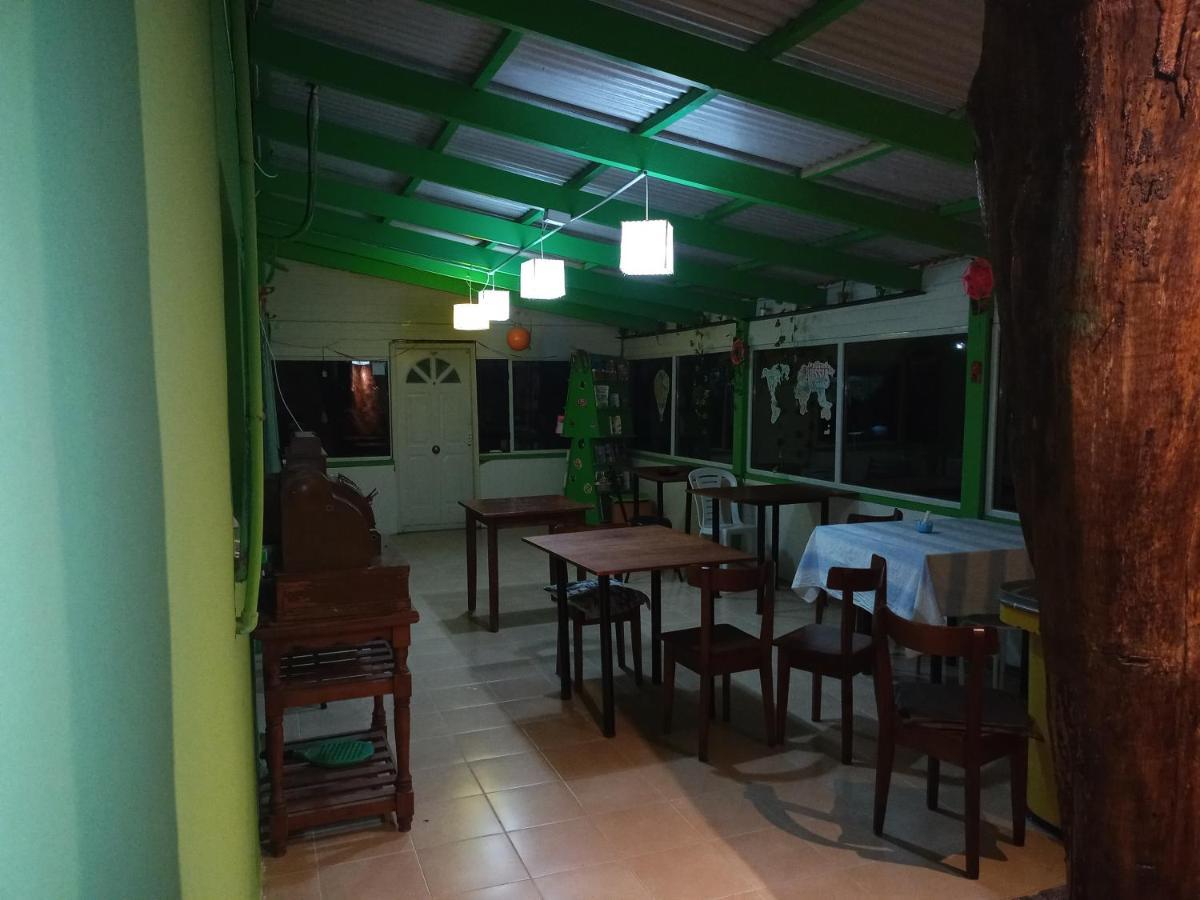 Complejo Aloha Hotel Puerto Pirámides Exterior photo